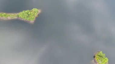 Milford Ses ve Kuşkulu Ses 'in Dağları ve Fiyortları, Yeni Zelanda. Bengoh Vadisi, Sarawak.