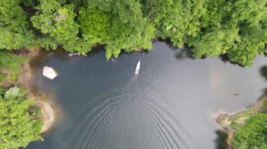 Milford Ses ve Kuşkulu Ses 'in Dağları ve Fiyortları, Yeni Zelanda. Bengoh Vadisi, Sarawak.