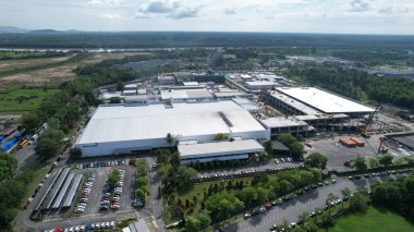 Kuching, Sarawak Malaysia - 12 Eylül 2022: Tüm büyük elektronik, güneş ve yarı iletken santrallerinin bulunduğu Samajaya Işık Sanayi Bölgesi