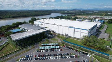 Kuching, Sarawak Malaysia - 12 Eylül 2022: Tüm büyük elektronik, güneş ve yarı iletken santrallerinin bulunduğu Samajaya Işık Sanayi Bölgesi