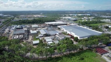 Kuching, Sarawak Malaysia - 12 Eylül 2022: Tüm büyük elektronik, güneş ve yarı iletken santrallerinin bulunduğu Samajaya Işık Sanayi Bölgesi