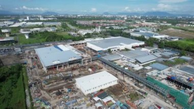 Kuching, Sarawak Malaysia - 12 Eylül 2022: Tüm büyük elektronik, güneş ve yarı iletken santrallerinin bulunduğu Samajaya Işık Sanayi Bölgesi