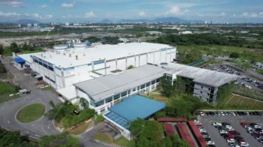 Kuching, Sarawak Malaysia - 12 Eylül 2022: Tüm büyük elektronik, güneş ve yarı iletken santrallerinin bulunduğu Samajaya Işık Sanayi Bölgesi