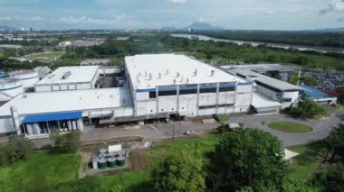 Kuching, Sarawak Malaysia - 12 Eylül 2022: Tüm büyük elektronik, güneş ve yarı iletken santrallerinin bulunduğu Samajaya Işık Sanayi Bölgesi