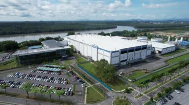 Kuching, Sarawak Malaysia - 12 Eylül 2022: Tüm büyük elektronik, güneş ve yarı iletken santrallerinin bulunduğu Samajaya Işık Sanayi Bölgesi