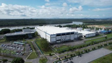 Kuching, Sarawak Malaysia - 12 Eylül 2022: Tüm büyük elektronik, güneş ve yarı iletken santrallerinin bulunduğu Samajaya Işık Sanayi Bölgesi