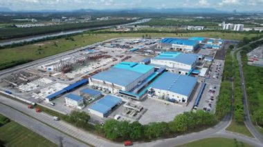 Kuching, Sarawak Malaysia - 12 Eylül 2022: Tüm büyük elektronik, güneş ve yarı iletken santrallerinin bulunduğu Samajaya Işık Sanayi Bölgesi