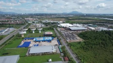 Kuching, Sarawak Malaysia - 12 Eylül 2022: Tüm büyük elektronik, güneş ve yarı iletken santrallerinin bulunduğu Samajaya Işık Sanayi Bölgesi