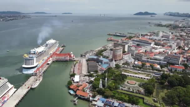 Georgetown Malaysia September 2022 Swettenham Cruise Ship Terminal Med Några — Stockvideo