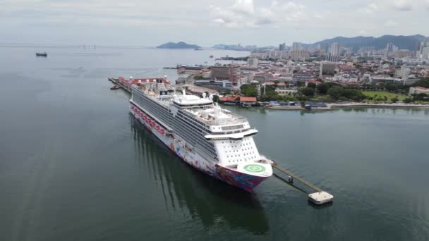 Georgetown Malaysia September 2022 Swettenham Cruise Ship Terminal Med Några — Stockvideo