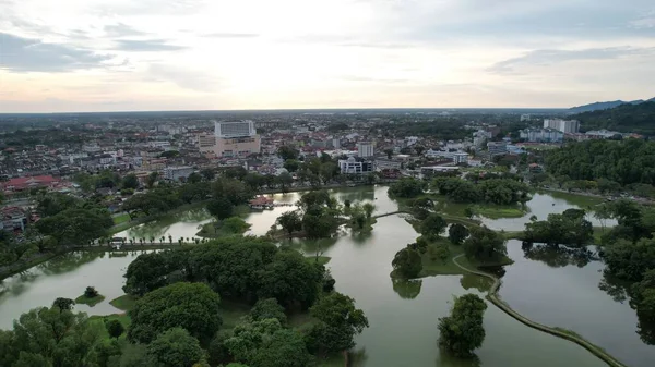 Taiping, Malezya - 24 Eylül 2022: Landmark Binaları ve Taiping Turistleri