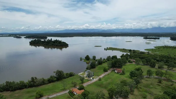 Taiping, Malezya - 24 Eylül 2022: Bukit Merah Laketown Taort