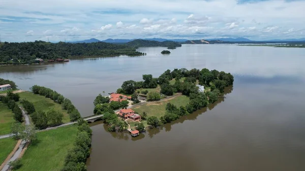 Taiping, Malezya - 24 Eylül 2022: Bukit Merah Laketown Taort