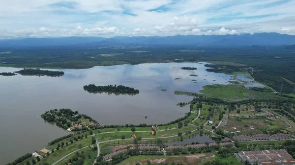 Taiping, Malezya - 24 Eylül 2022: Bukit Merah Laketown Taort