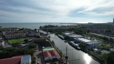 Malacca, Malezya - 16 Ekim 2022: Malacca Nehri Gezisi Hava Görüntüsü