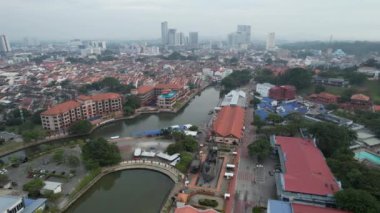 Malacca, Malezya - 16 Ekim 2022: Malacca Nehri Gezisi Hava Görüntüsü