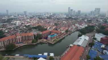 Malacca, Malezya - 16 Ekim 2022: Malacca Nehri Gezisi Hava Görüntüsü