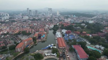 Malacca, Malezya - 16 Ekim 2022: Malacca Nehri Gezisi Hava Görüntüsü