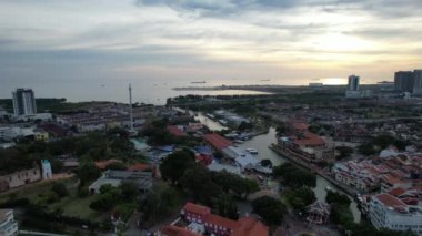 Malacca, Malezya - 16 Ekim 2022: Malacca Nehri Gezisi Hava Görüntüsü