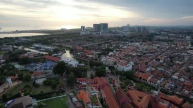 Malacca, Malezya - 16 Ekim 2022: Malacca Nehri Gezisi Hava Görüntüsü