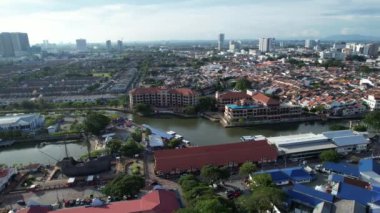 Malacca, Malezya - 16 Ekim 2022: Malacca Nehri Gezisi Hava Görüntüsü