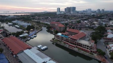 Malacca, Malezya - 16 Ekim 2022: Malacca Nehri Gezisi Hava Görüntüsü
