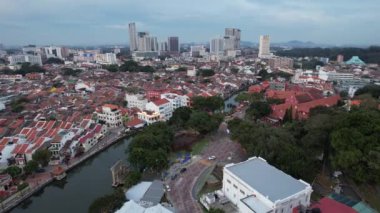 Malacca, Malezya - 16 Ekim 2022: Malacca Nehri Gezisi Hava Görüntüsü