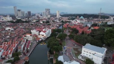 Malacca, Malezya - 16 Ekim 2022: Malacca Nehri Gezisi Hava Görüntüsü