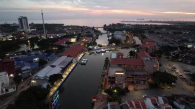Malacca, Malezya - 16 Ekim 2022: Malacca Nehri Gezisi Hava Görüntüsü