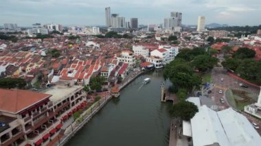 Malacca, Malezya - 16 Ekim 2022: Malacca Nehri Gezisi Hava Görüntüsü