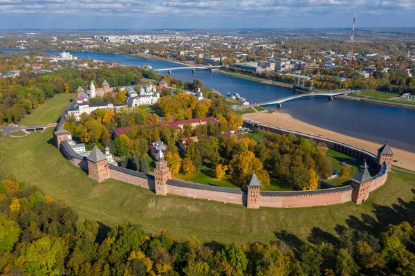 Vista Aérea Panorámica Del Kremlin Veliky Novgorod Otoño Dorado Ciudad — Foto de Stock