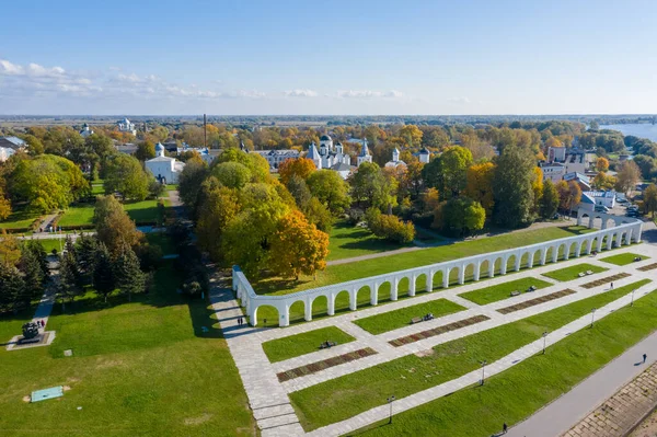 Vista Aérea Panorámica Gostiny Dvor Arcade Veliky Novgorod Copas Árboles — Foto de Stock