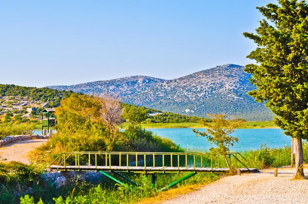 vransko göl kenarında pirovac Hırvatistan