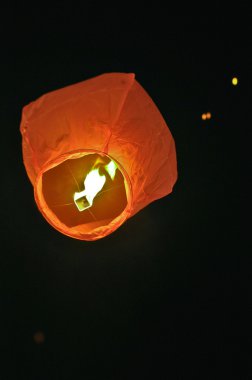 Çin şans lampion yanan