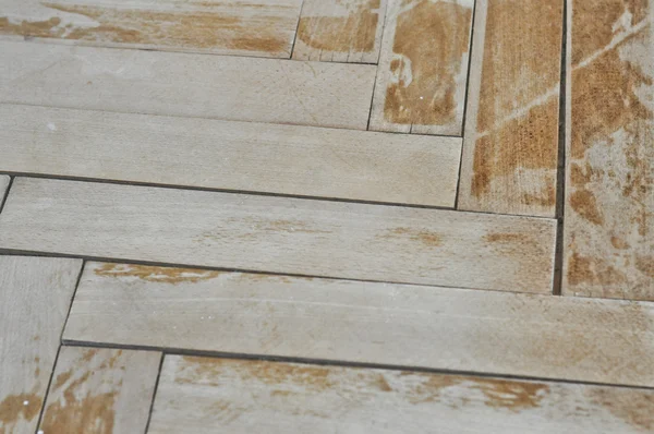 eski bir ahşap zemin inşası