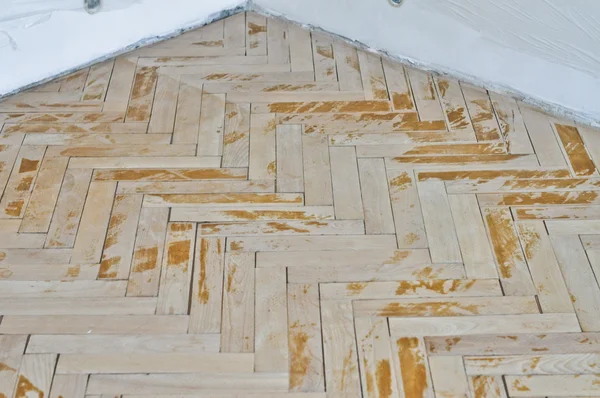 eski bir ahşap zemin inşası