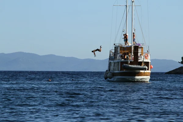 JUMPING, salto do navio, mar, Adria, jactância, natureza — Fotografia de Stock