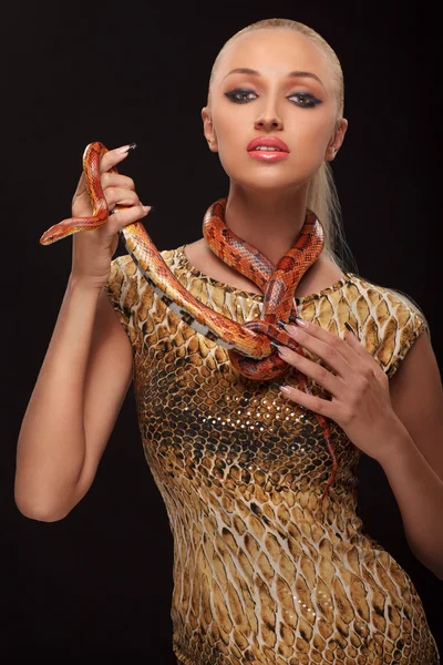 Girl with snake — Stock Photo, Image