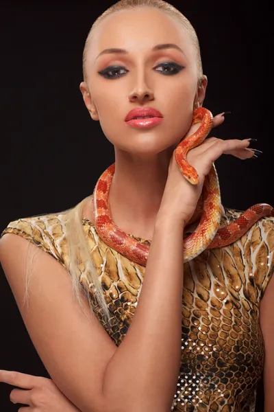 Girl with snake — Stock Photo, Image