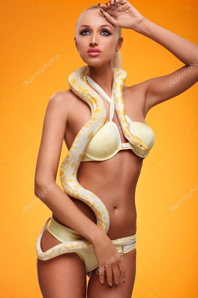 Curious albino girls in bikini Albino girls in bikini