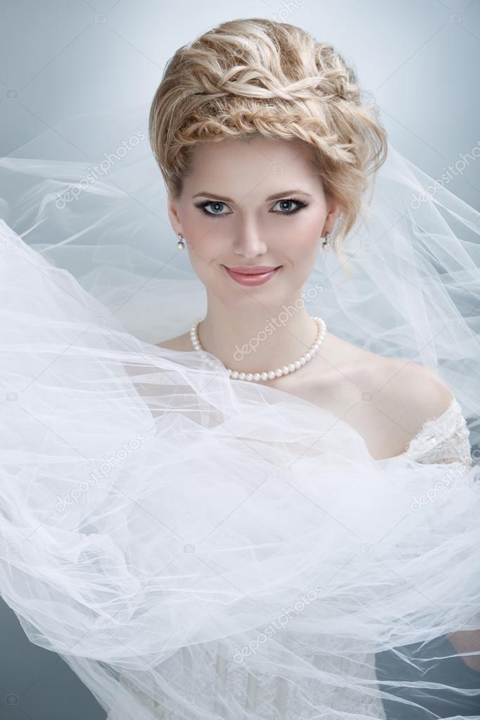 bride with bridal veil