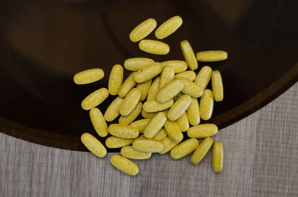 Pílulas Amarelas Mesa Vista Superior Medicina Cuidados Saúde — Fotografia de Stock