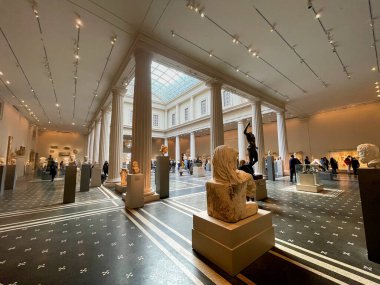 New York, New York - ABD - 5 Şubat 2022 New York 'un tarihi Metropolitan Sanat Müzesi İç Görünümü, halk arasında 