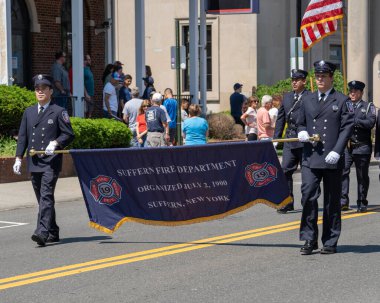 Hüzün, NY - ABD - 30 Mayıs 2022 Acı çeken İtfaiyeciler Yıllık Anma Günü Geçidi ve Töreni Yürüyüşü.