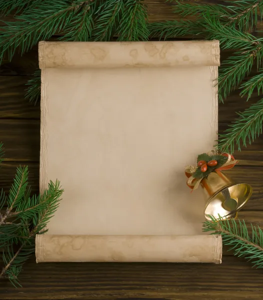 Ahşap arka planda Noel süslemeleri — Stok fotoğraf