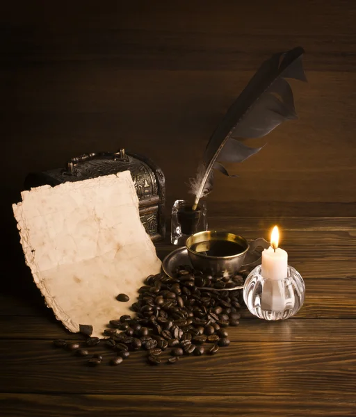 谷物和杯咖啡，一支蜡烛 — 图库照片