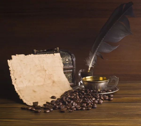 Korn och kopp kaffe med en ljus — Stockfoto