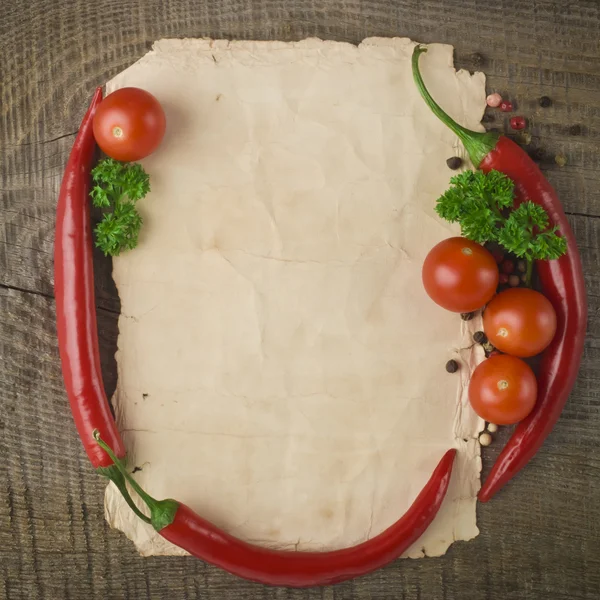 Gamla pappers-täcker och grönsaker för en meny eller ett recept — Stockfoto