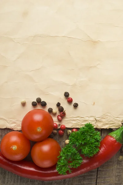 Oud papier blad en groenten voor een menu of recept — Stockfoto