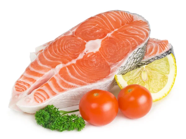 Стейк с лососем, перцем и петрушкой — стоковое фото